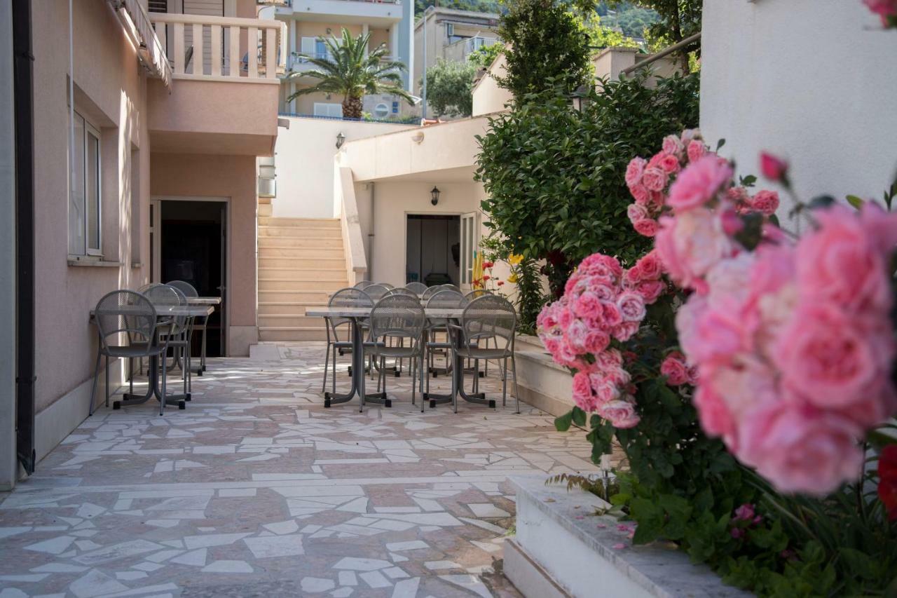 Apartments And Rooms Kapulica ทูแชพี ภายนอก รูปภาพ